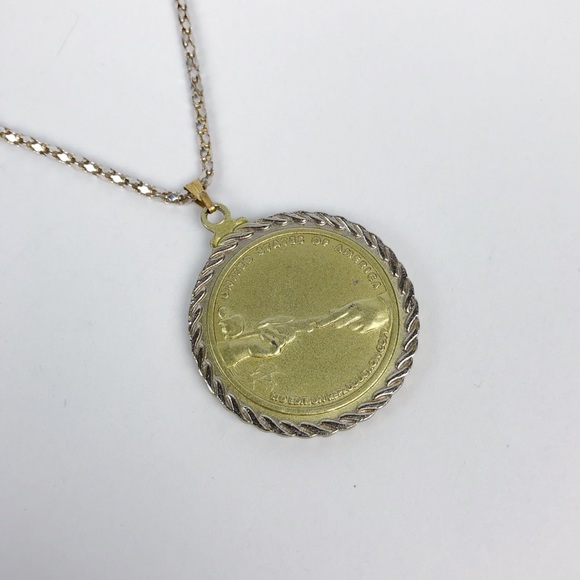 VINTAGE Gold & Silver Coin Layering Necklace - Picture 4 of 4
